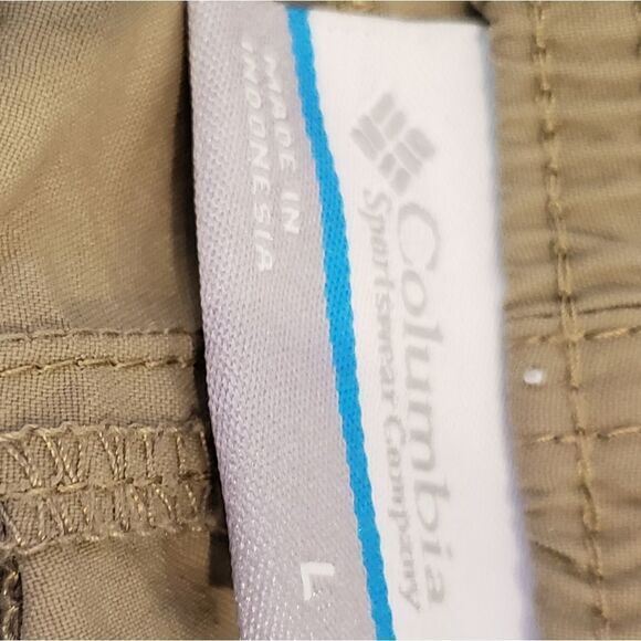 Columbia Shorts  - Picture 6 of 7